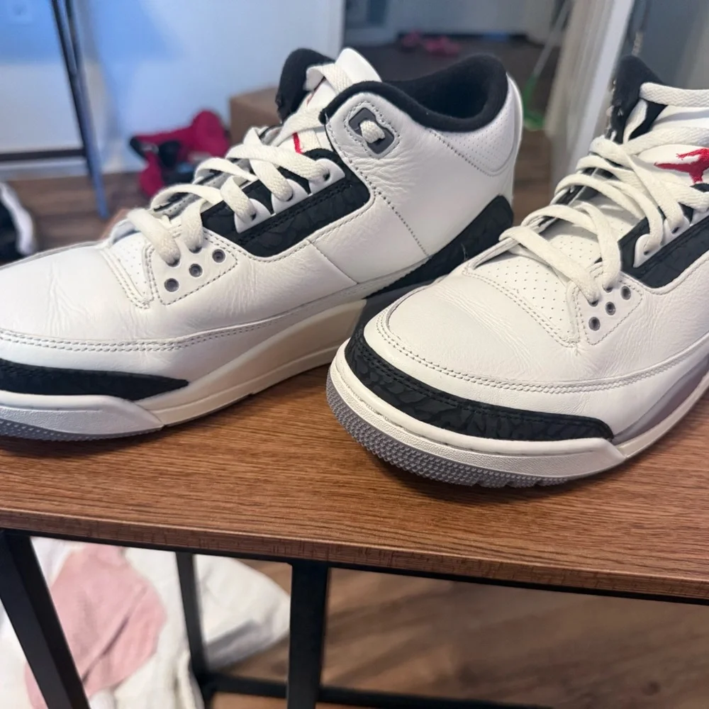 Air Jordan 3 Retro “White Cement Grey” Size 10.5 – Classic - Picture 2 of 9